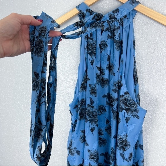 Torrid NWT Clip Chiffon Mock Neck Halter, Romantic Rose 2X - Sleeveless, Floral - Picture 11 of 15